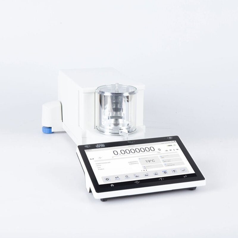 UYA 2.5Y Ultra-Microbalance